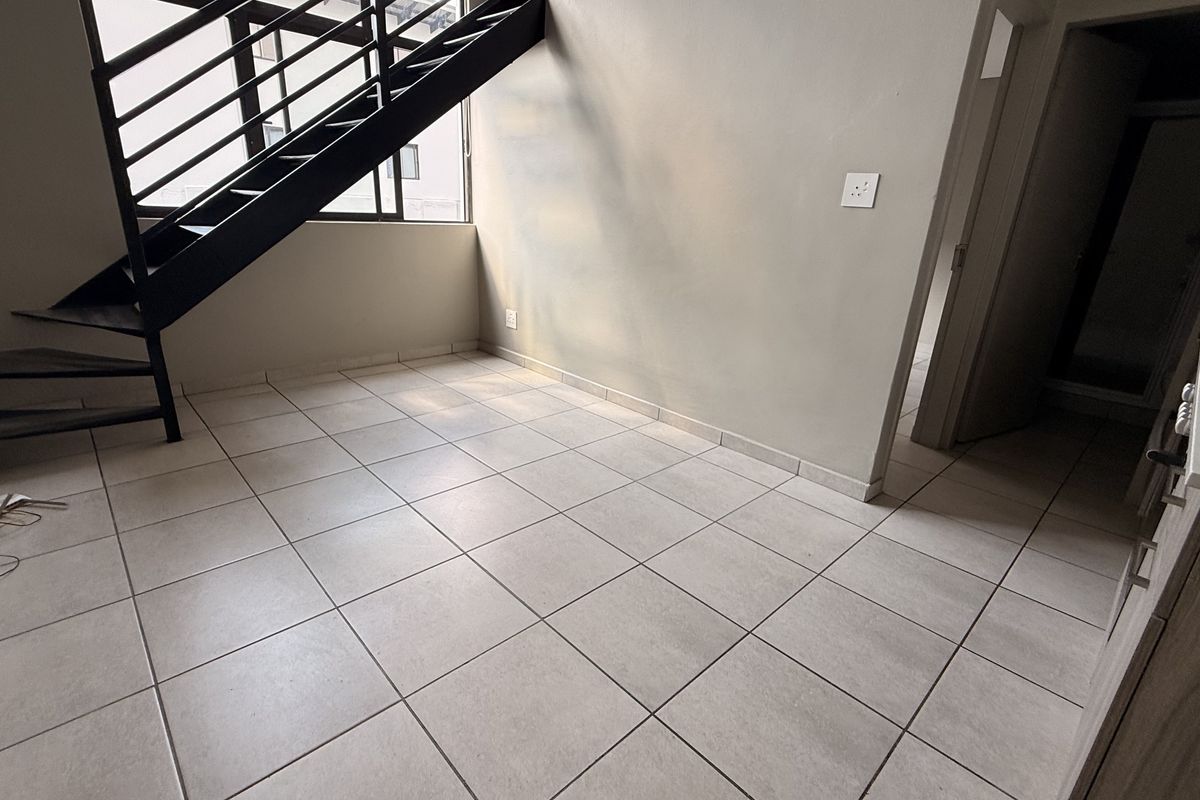 Contemporary Comfort in the Heart of The Bolton - Photo 3