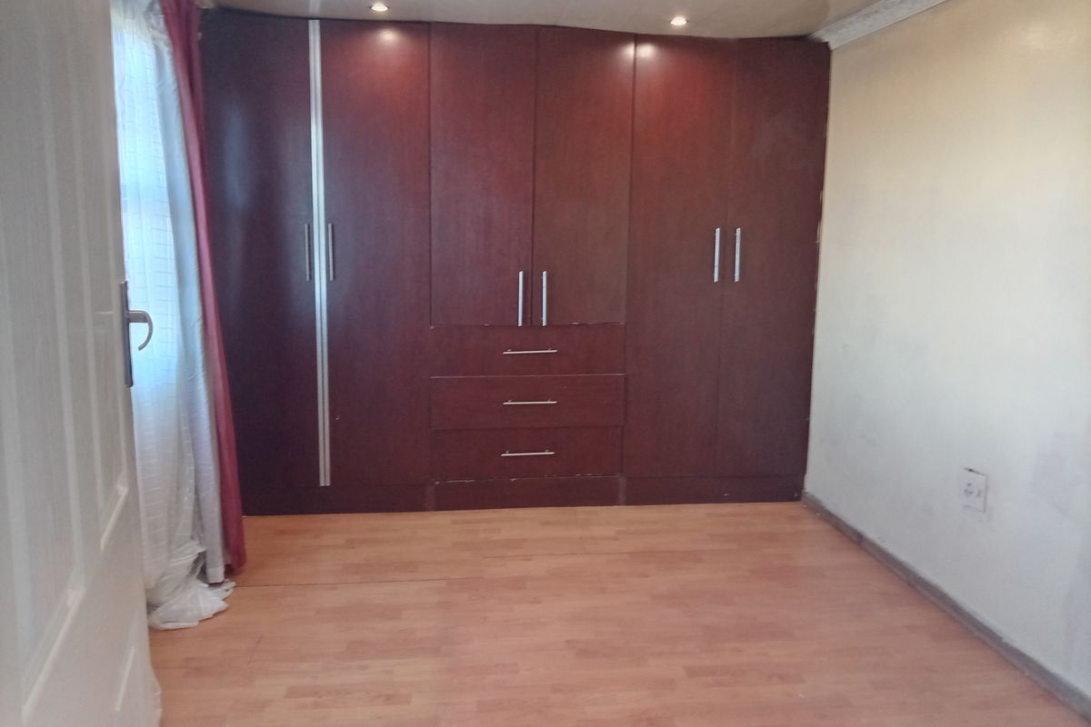 "Modern and Spacious Family Home for Sale at Mdantsane nu14 - Photo 5