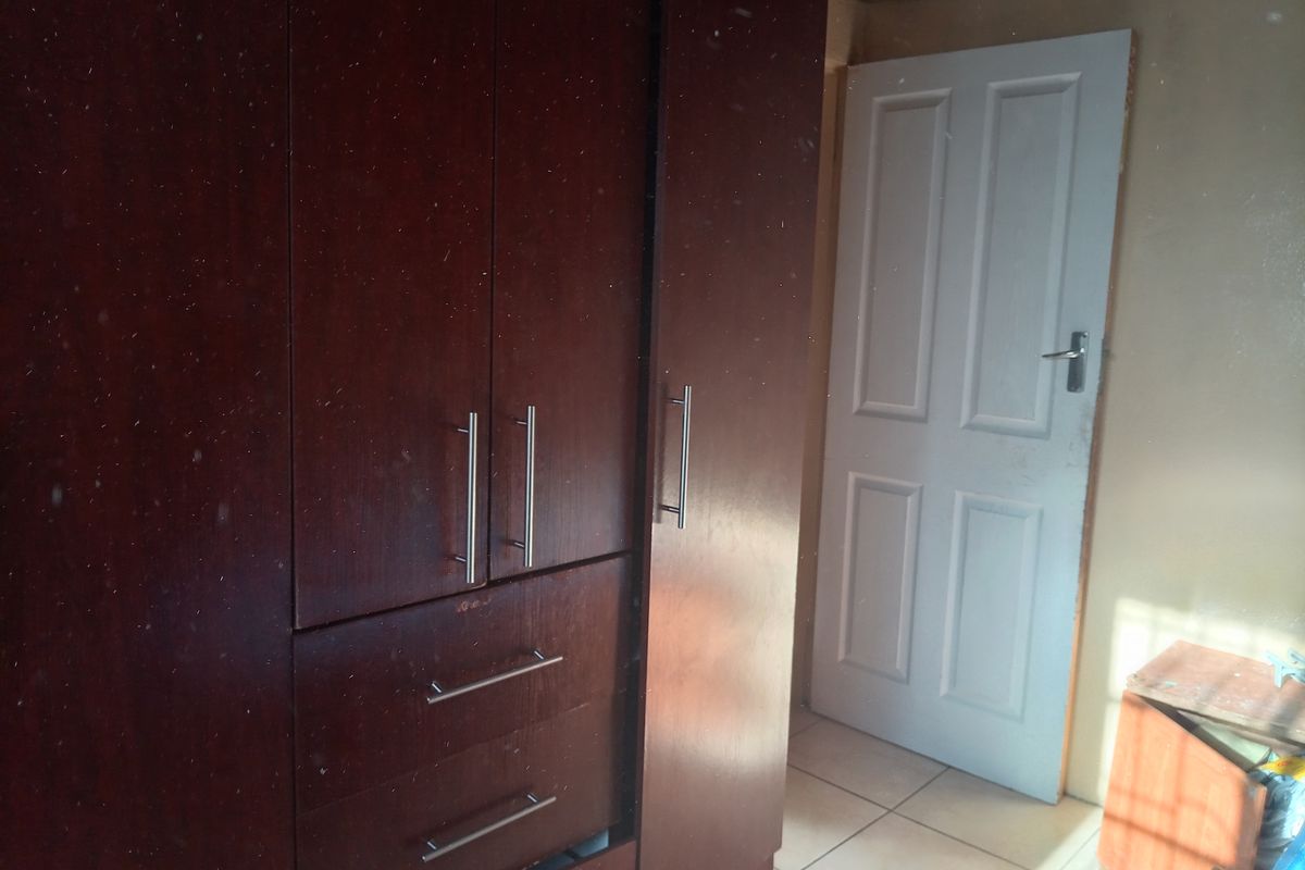 "Modern and Spacious Family Home for Sale at Mdantsane nu14 - Photo 5