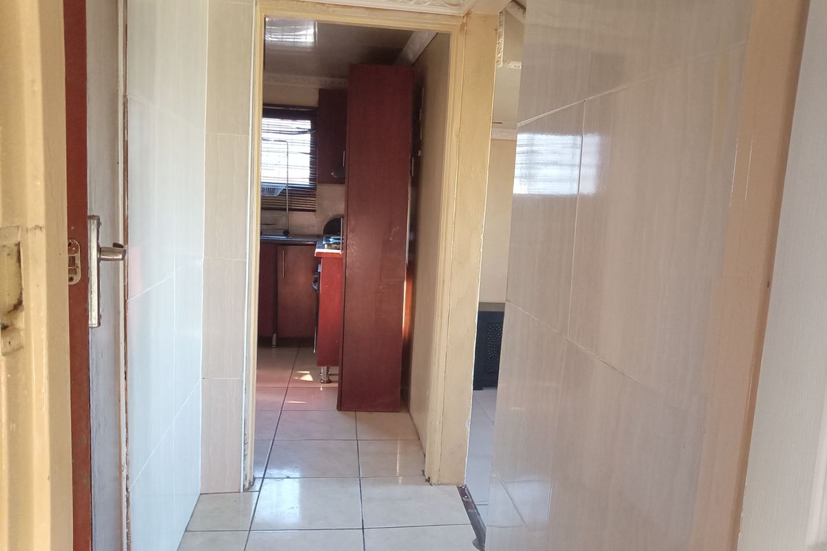 "Modern and Spacious Family Home for Sale at Mdantsane nu14 - Photo 3