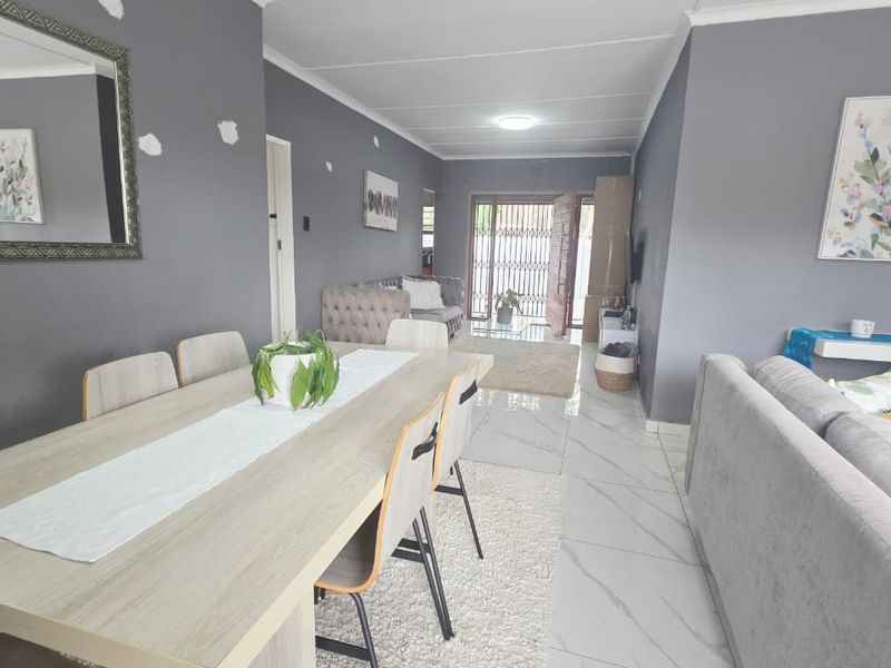 Elegant Family Home to Rent in the Heart of Meer En See - Photo 8