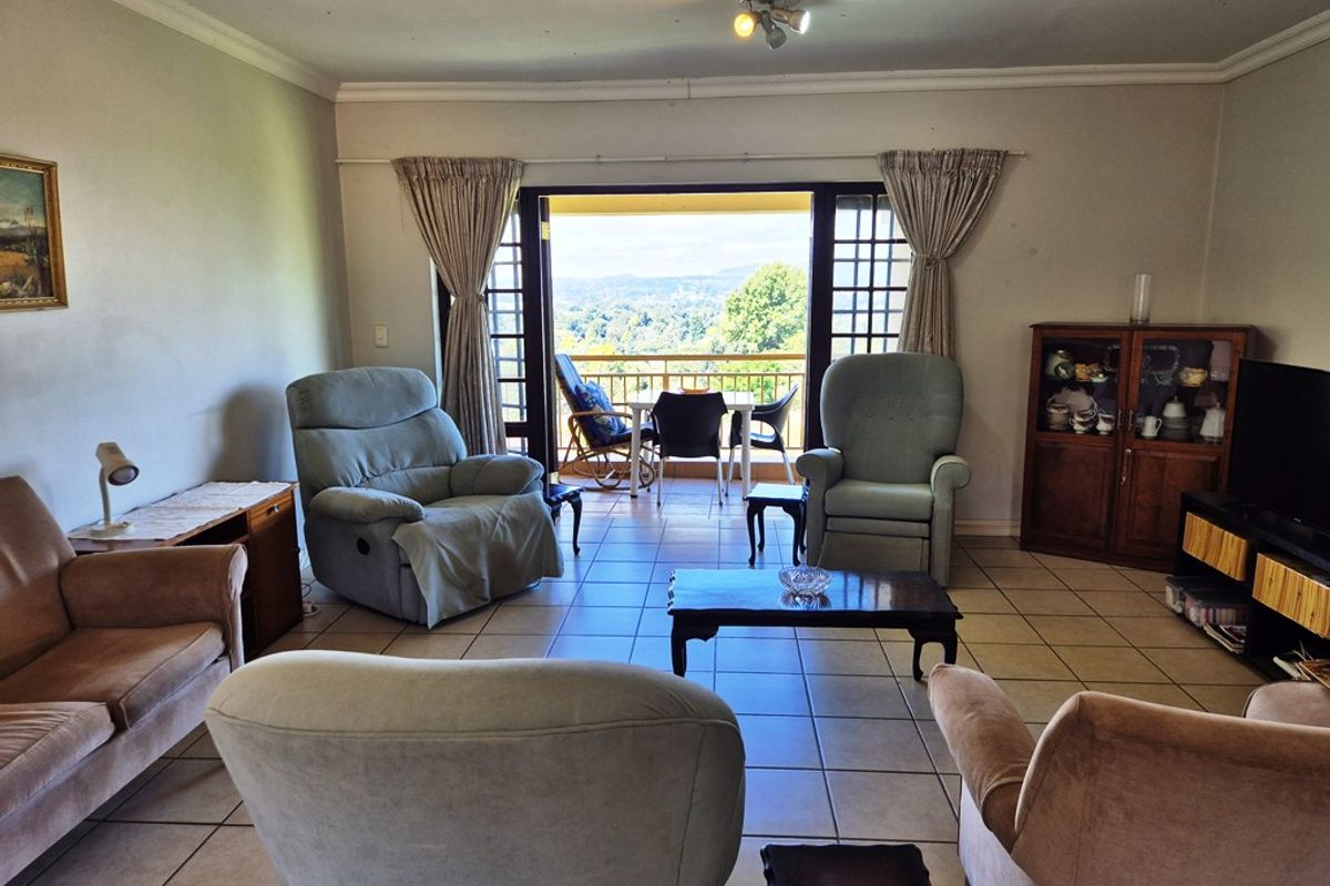 Neat & Accessible 2-Bedroom Apartment with Midmar Views - Photo 3