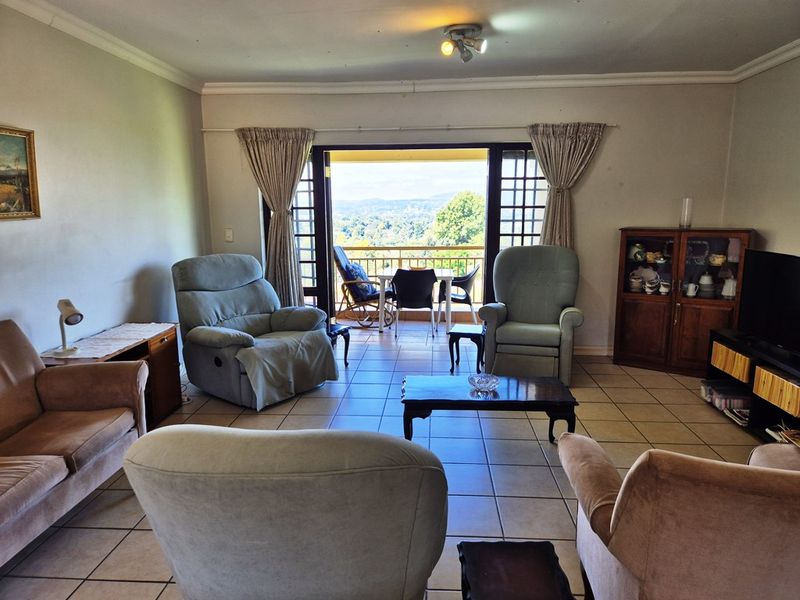 Neat & Accessible 2-Bedroom Apartment with Midmar Views - Photo 3