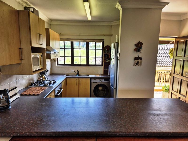 Neat & Accessible 2-Bedroom Apartment with Midmar Views - Photo 7