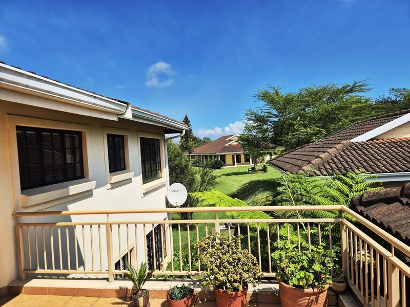 Neat & Accessible 2-Bedroom Apartment with Midmar Views - Photo 2