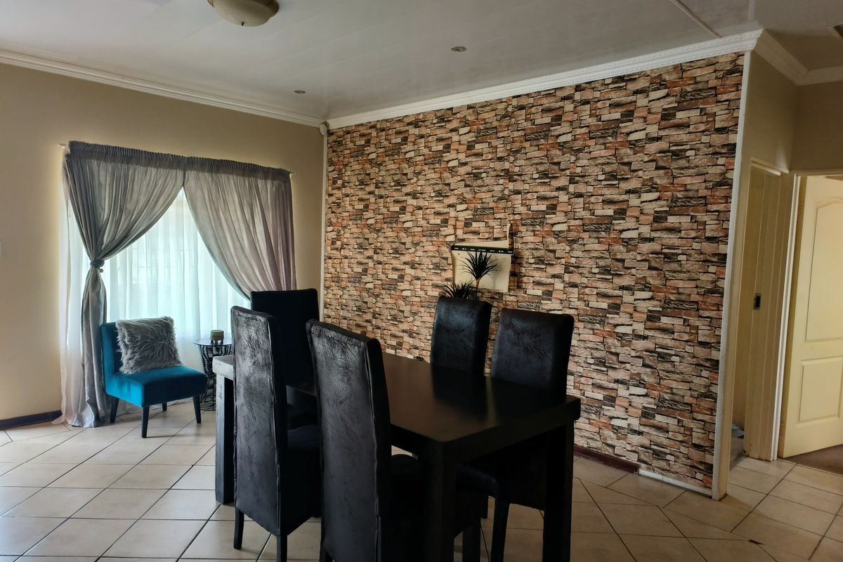 Comfortable Two Bedroom Town House For Sale in Toscana Flamwood - Photo 5