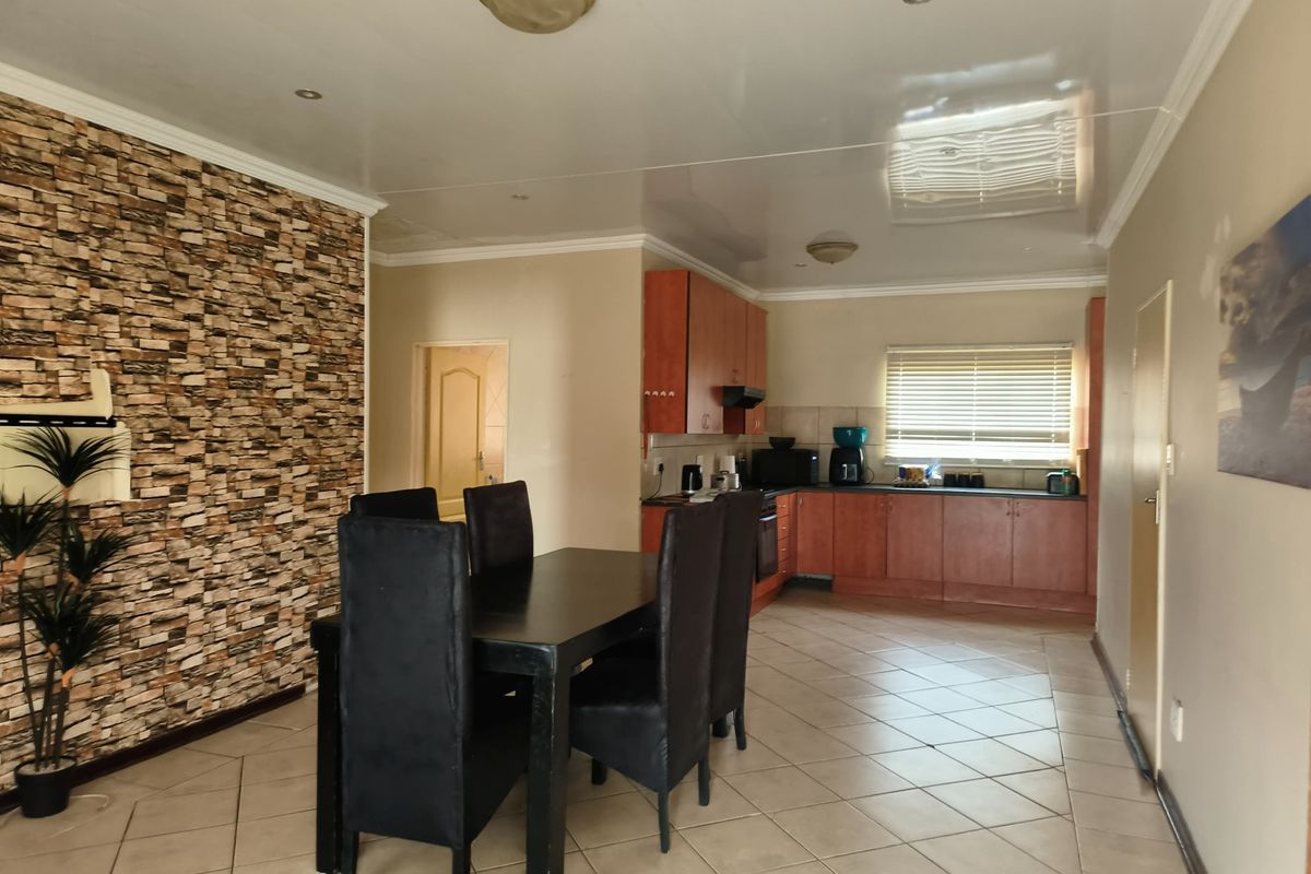 Comfortable Two Bedroom Town House For Sale in Toscana Flamwood - Photo 4