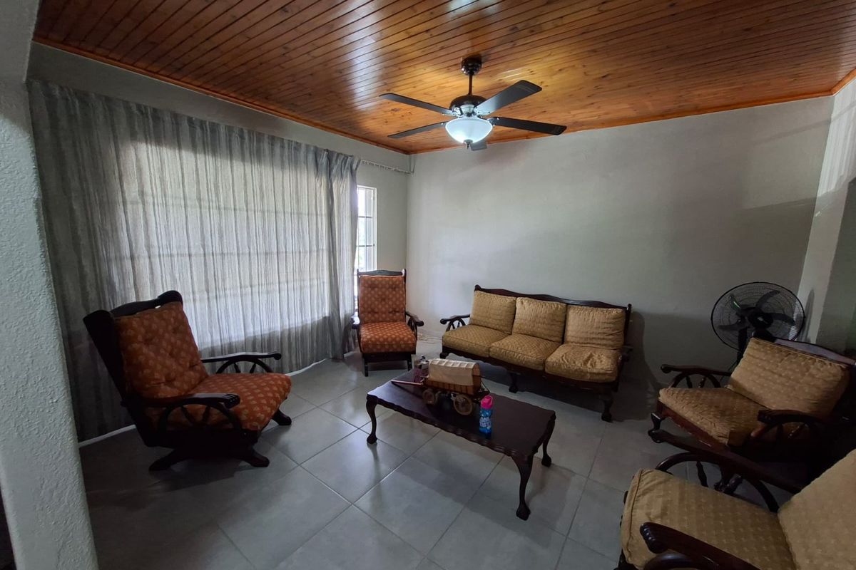 Neat secure 3Bed 2 bath Home with double Garage parking and large yard - Rangeview Ext 1 - Photo 5