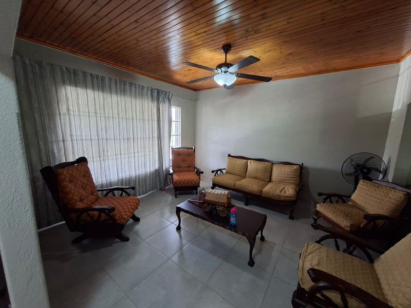 Neat secure 3Bed 2 bath Home with double Garage parking and large yard - Rangeview Ext 1 - Photo 5