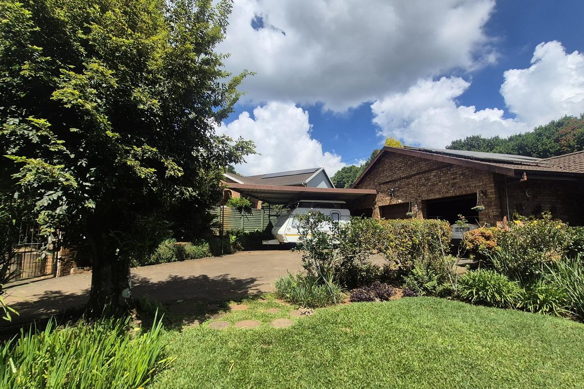 SAFE AND WELL MAINTAINED HOME - Photo 2