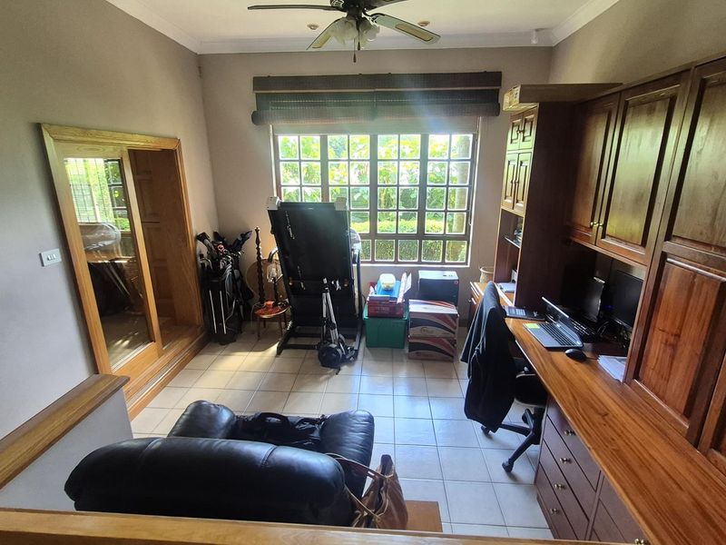 SAFE AND WELL MAINTAINED HOME - Photo 9