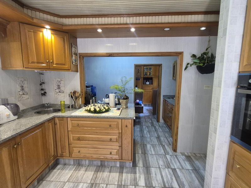 SAFE AND WELL MAINTAINED HOME - Photo 5