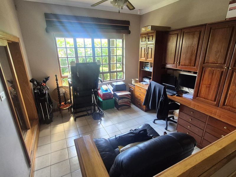 SAFE AND WELL MAINTAINED HOME - Photo 8