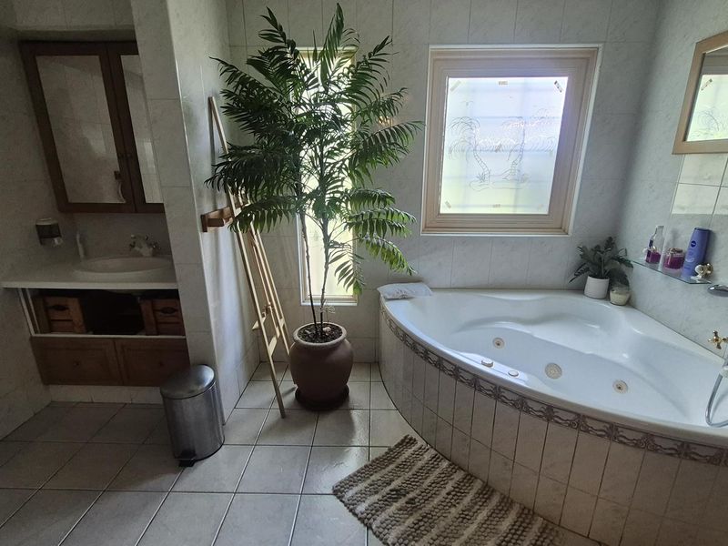 SAFE AND WELL MAINTAINED HOME - Photo 10