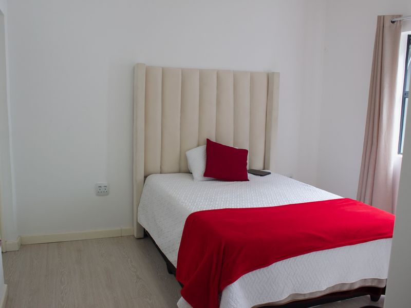 Beautiful townhouse apartment - Live Auction from R750 000! - Photo 7