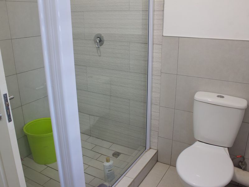 Beautiful townhouse apartment - Live Auction from R650 000! - Photo 10