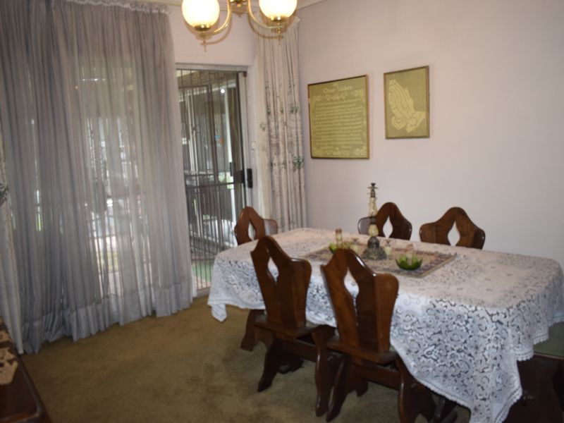 4 bedroom property for sale in Sunward Village. - Photo 9