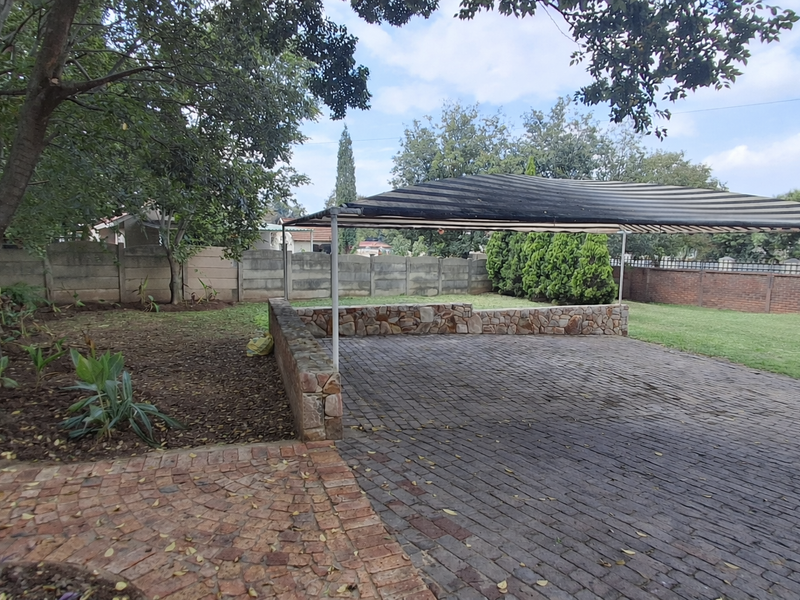 A Perfect  Family Home 3 Bedroom House to rent in Heidelberg Central Gauteng - Photo 8