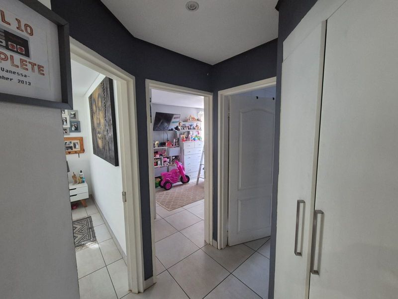 Pet-Friendly Ground Floor Living with a Generous Garden - Photo 5