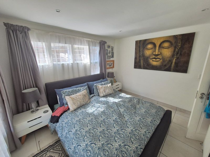 Pet-Friendly Ground Floor Living with a Generous Garden - Photo 9