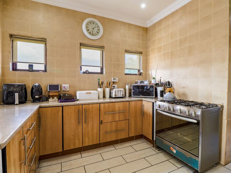 Elegant Family Home in a Sought-After Security Estate in Eldoraigne - Photo 10