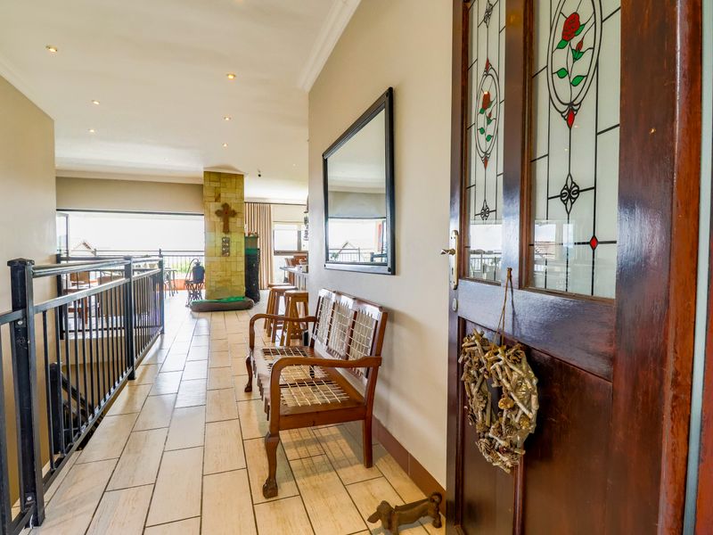 Elegant Family Home in a Sought-After Security Estate in Eldoraigne - Photo 9