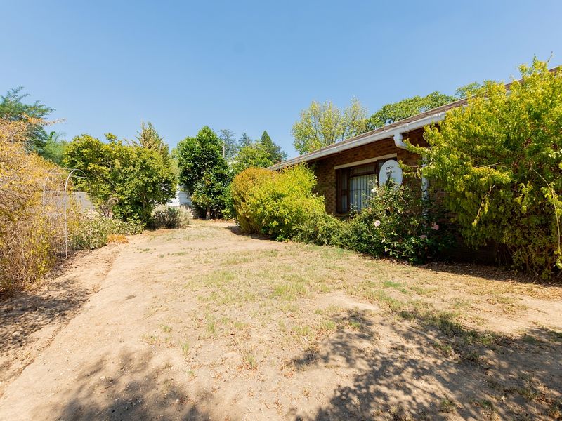 Large Family Home with Scenic Views - Photo 4