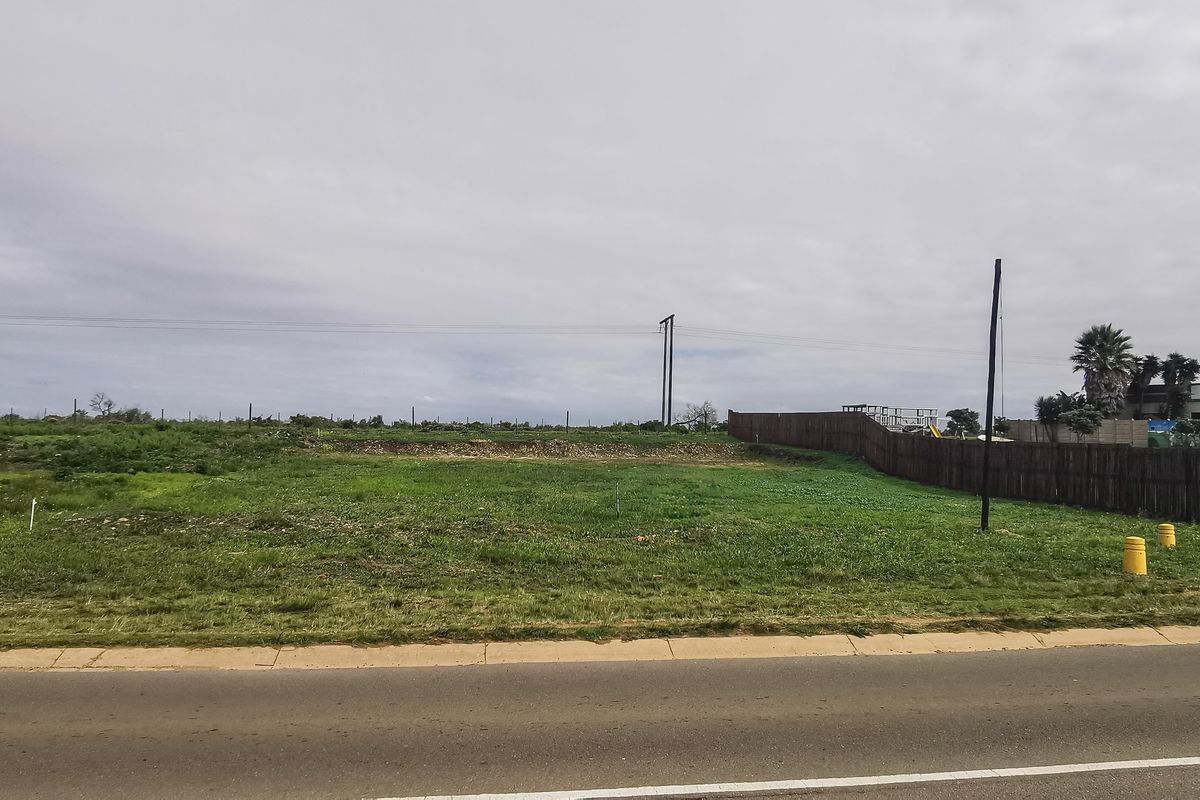 Stand for Sale in C Place, Jeffreys Bay - Photo 2