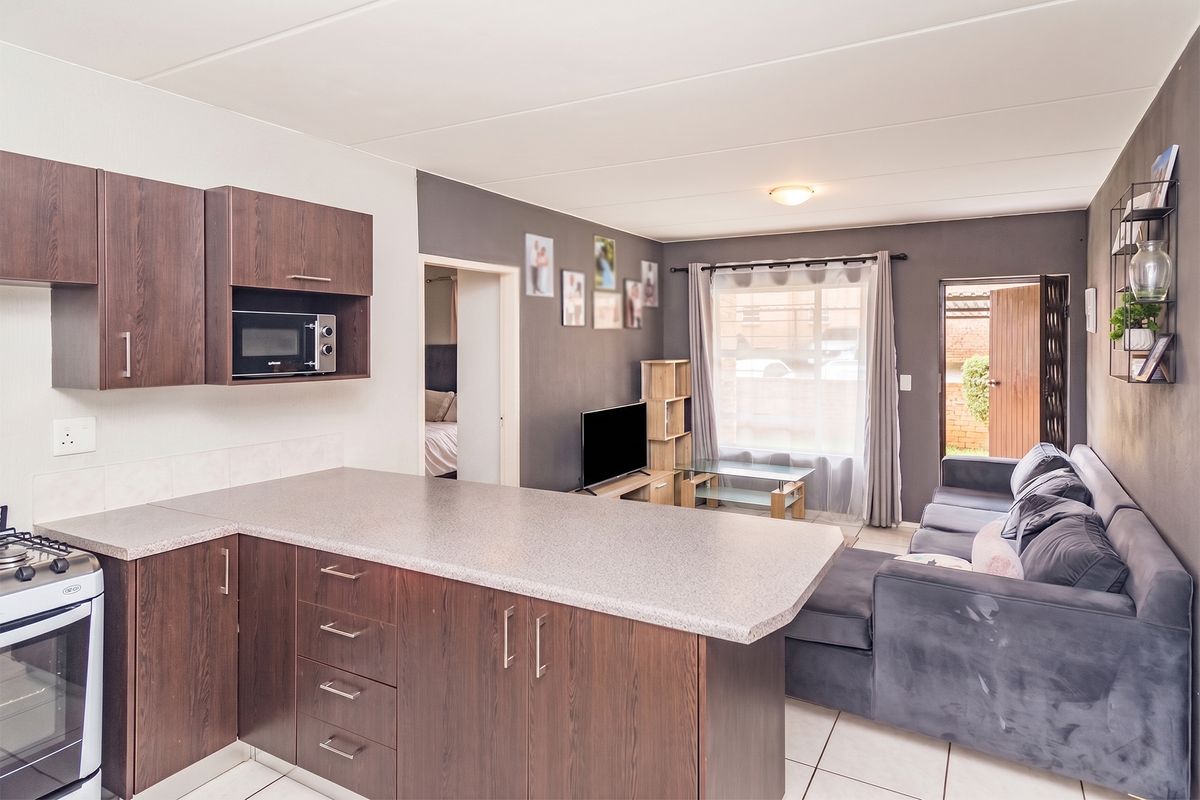 2-Bedroom Ground Floor Unit – Priced to Sell - Photo 2