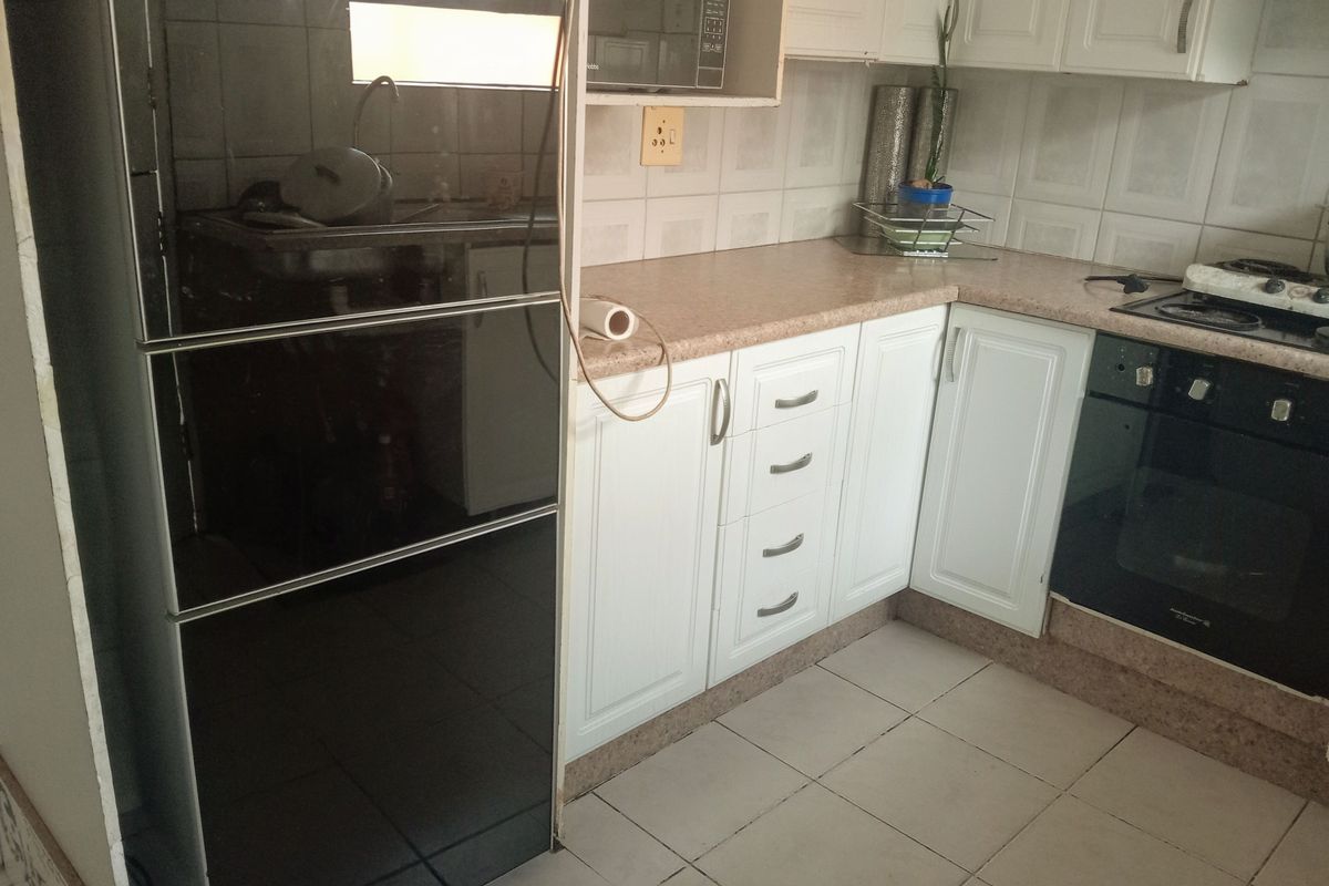 Family Home to Let - Photo 5