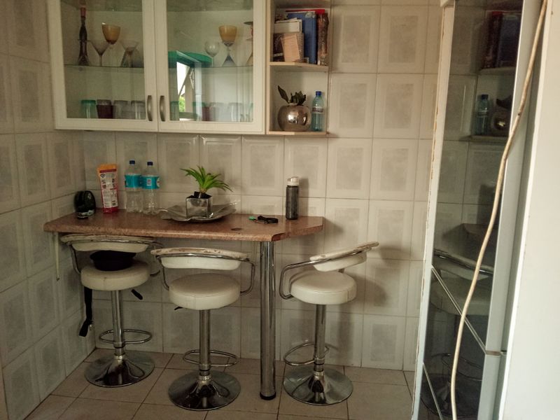 Family Home to Let - Photo 9