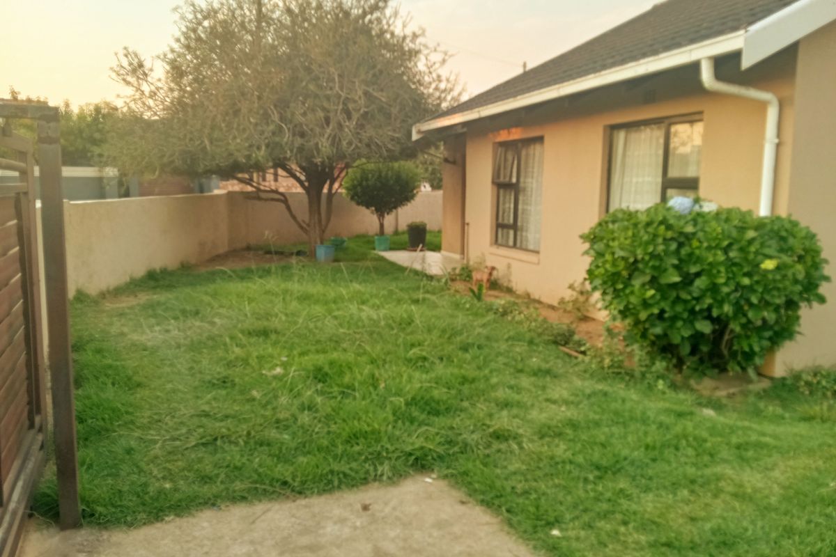 Family Home to Let - Photo 3