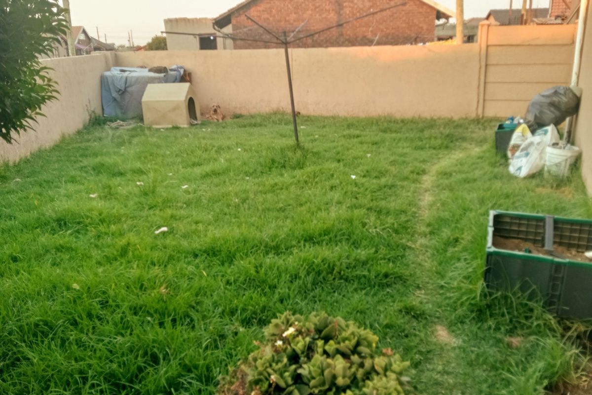 Family Home to Let - Photo 4