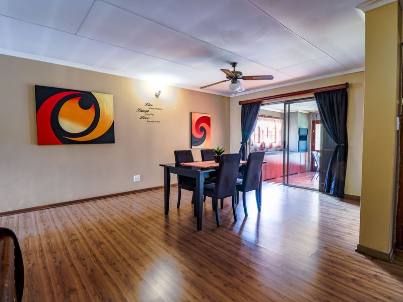 Space, Comfort & Effortless Family Living in Wierda Park - Photo 7