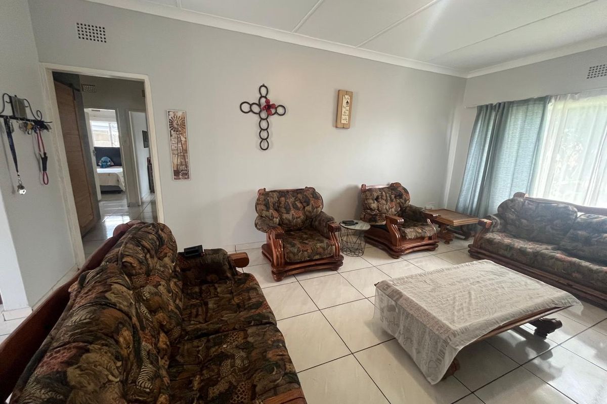 Charming 3-Bedroom Home with Flatlet Potential - Photo 2