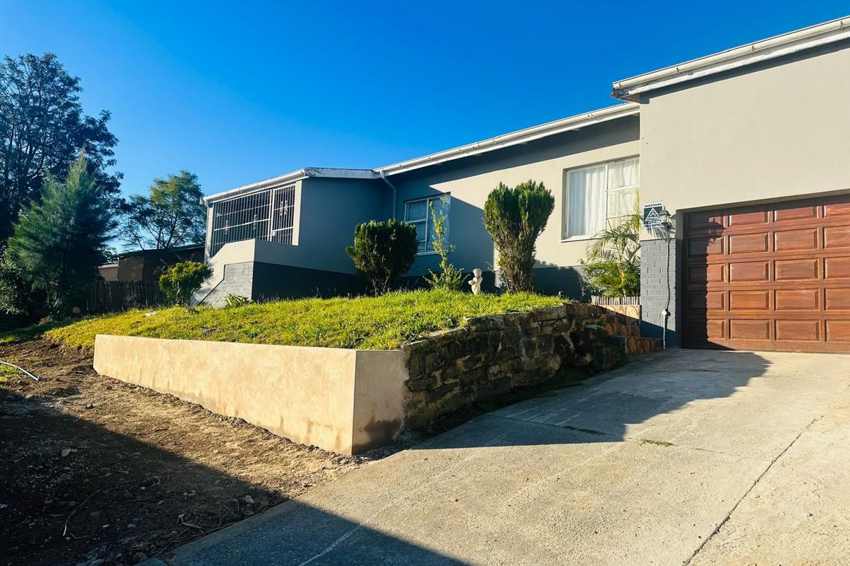 Spacious, Move-In Ready Home in a Quiet Suburb - Photo 2