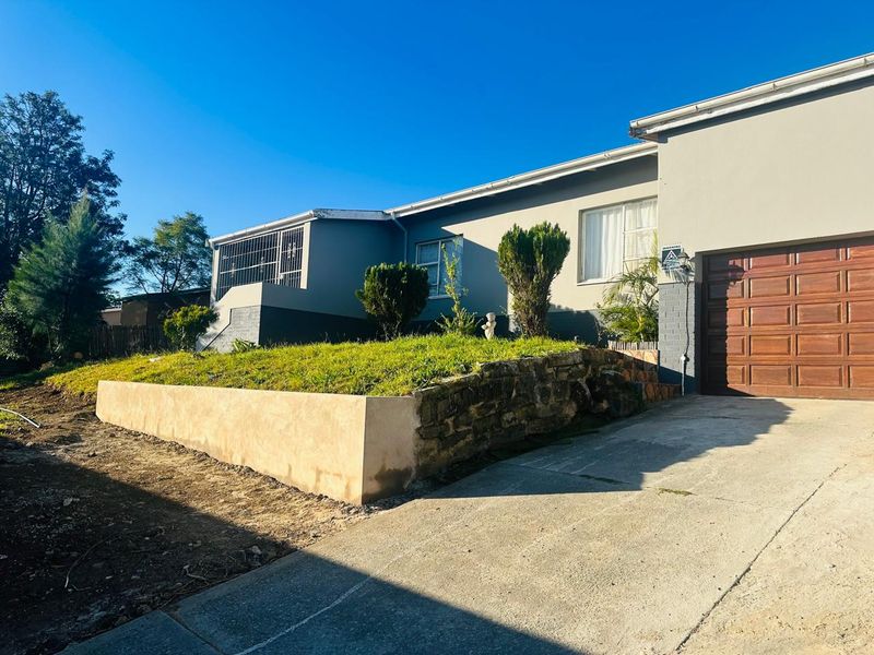 Spacious, Move-In Ready Home in a Quiet Suburb - Photo 2