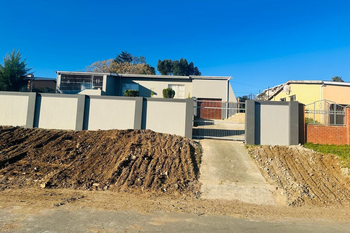 Spacious, Move-In Ready Home in a Quiet Suburb - Photo 3