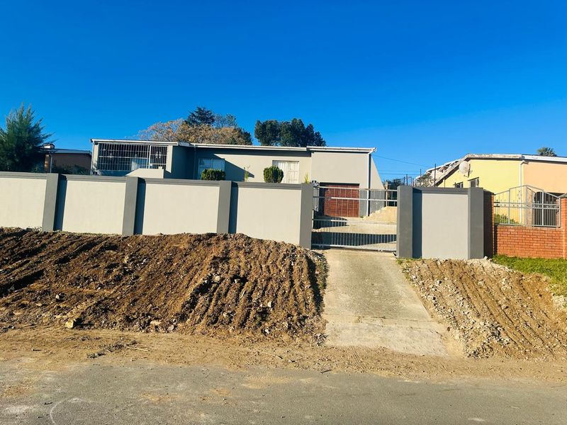 Spacious, Move-In Ready Home in a Quiet Suburb - Photo 3