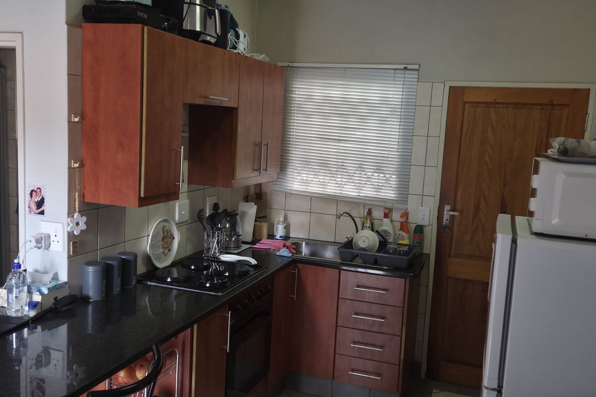 Stylish Bachelor  – Perfect for Students - Photo 3