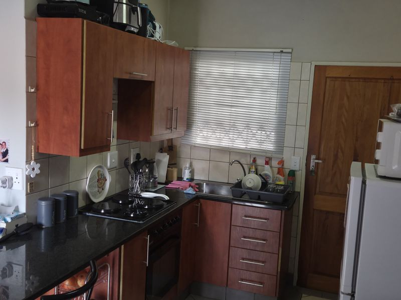 Stylish Bachelor  – Perfect for Students - Photo 3