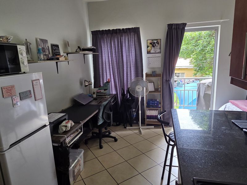 Stylish Bachelor  – Perfect for Students - Photo 2