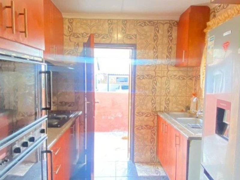 Family friendly 3-bedroom house to let - Photo 2