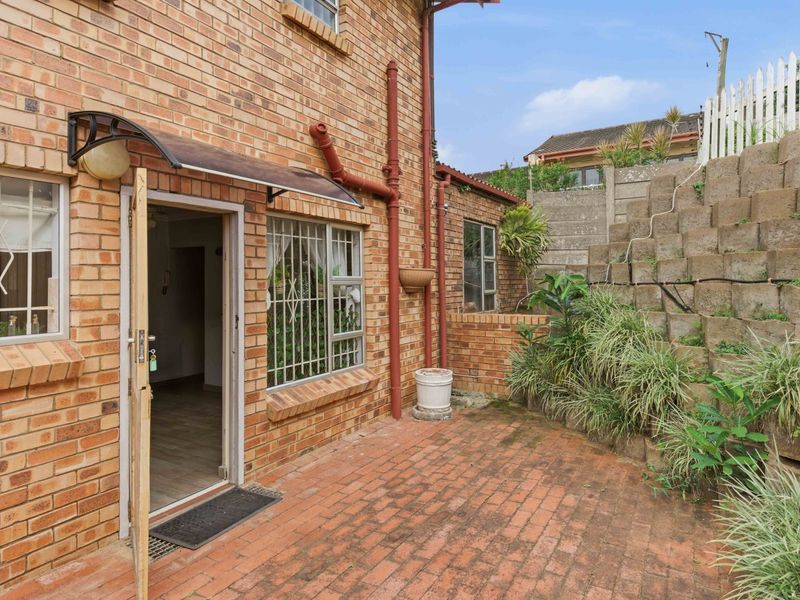 Coastal Living at its Finest! - Photo 9