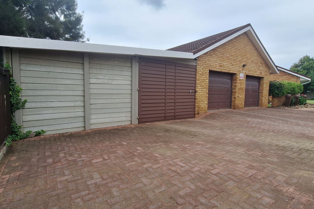 House that can be guest house for sale - Photo 3