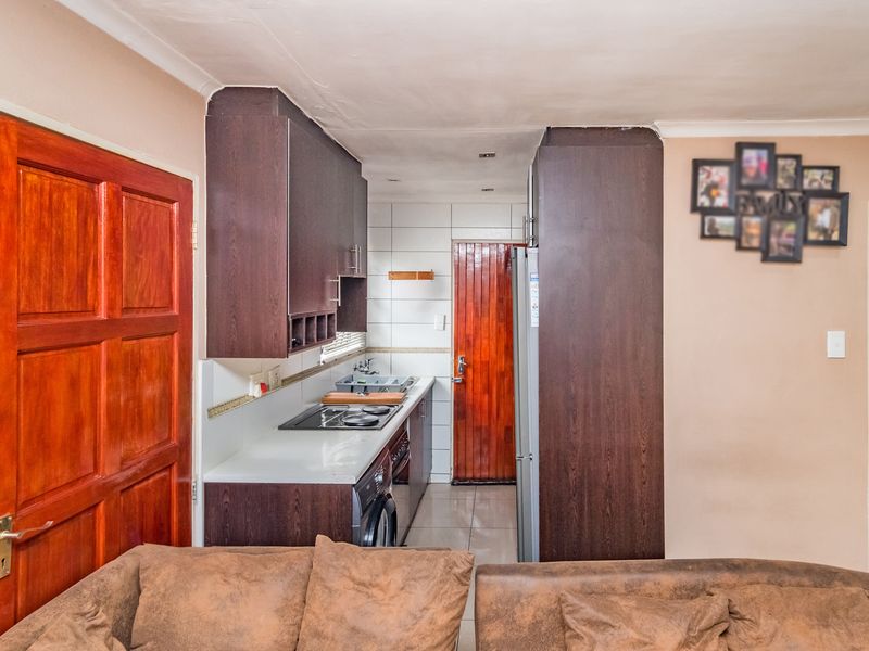 Smart Start or Solid Investment – Semi-Detached Home in Fleurhof Ext 2 - Photo 3