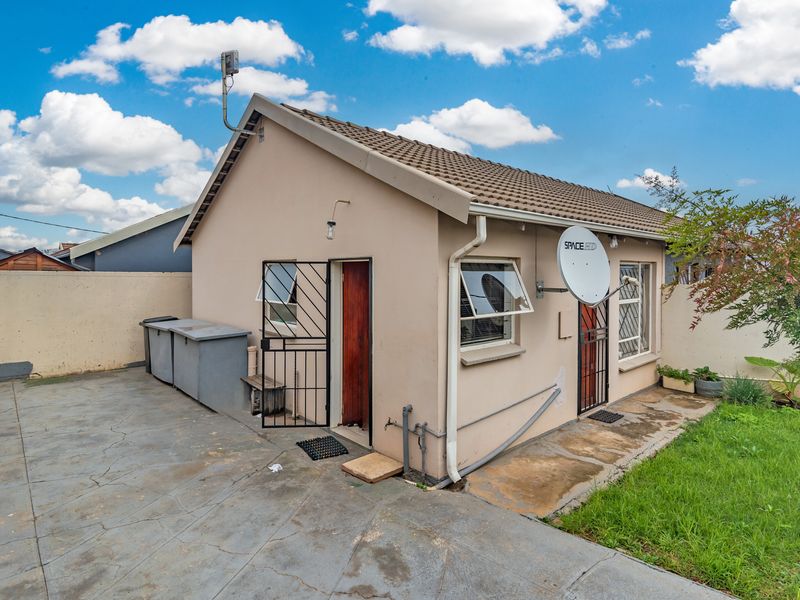 Smart Start or Solid Investment – Semi-Detached Home in Fleurhof Ext 2 - Photo 1