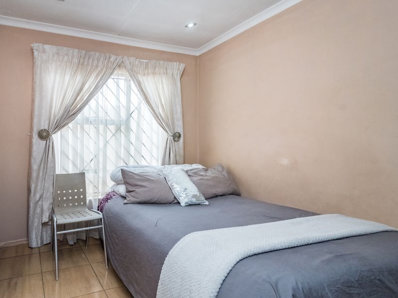 Smart Start or Solid Investment – Semi-Detached Home in Fleurhof Ext 2 - Photo 5