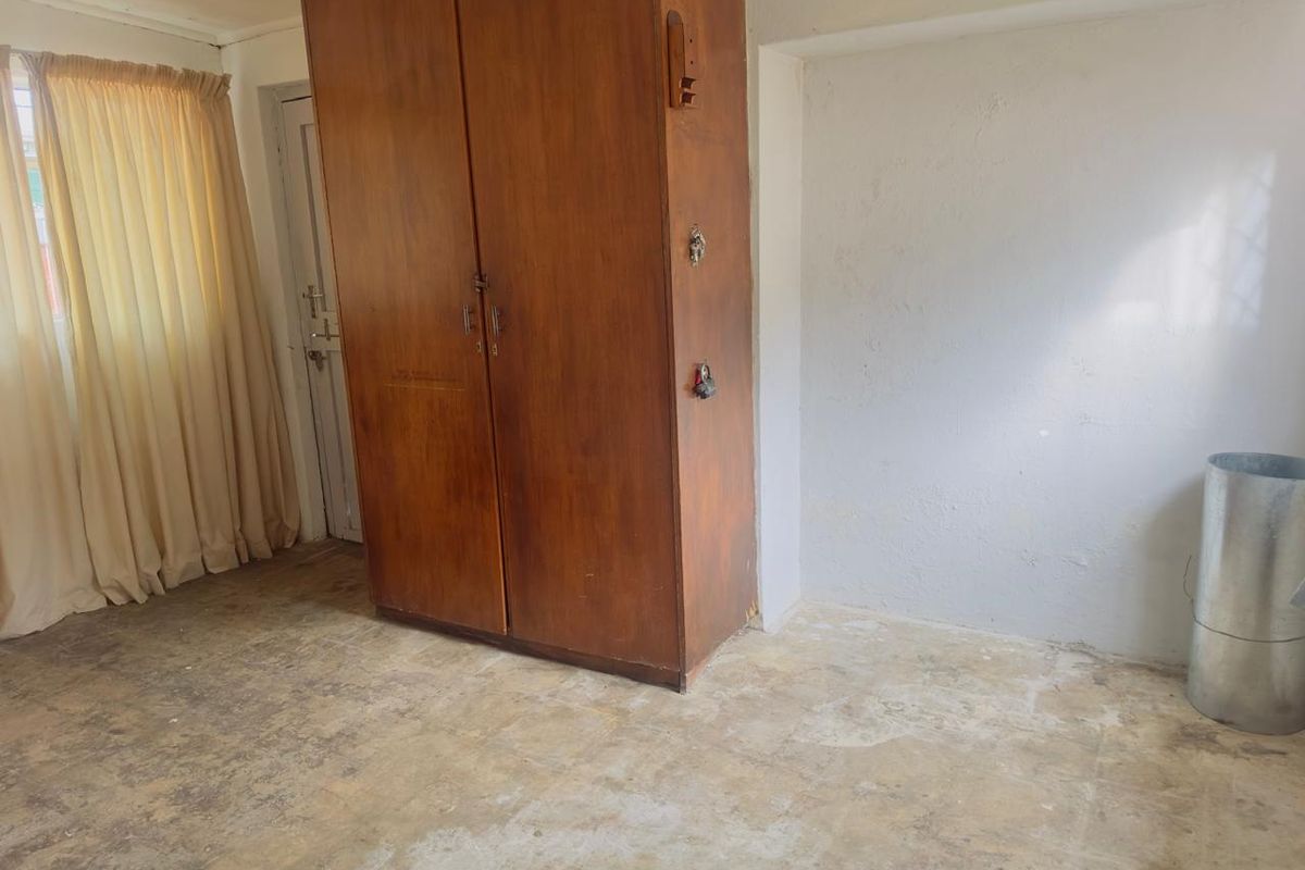 Well-Located & Reasonably Priced - Photo 3