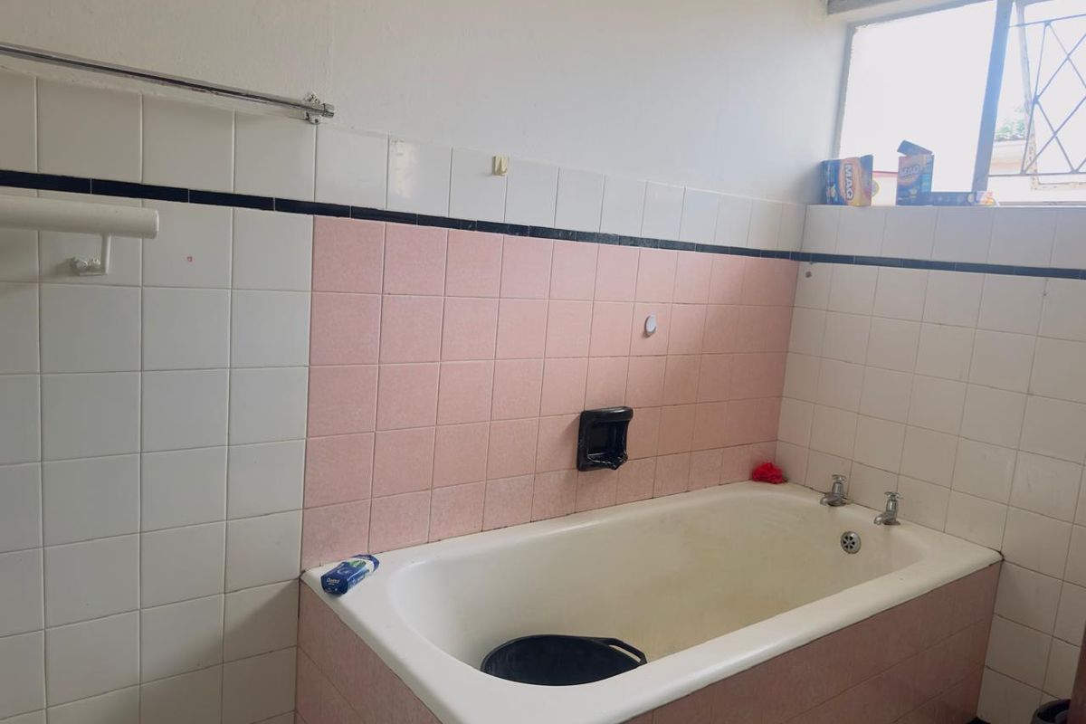 Well-Located & Reasonably Priced - Photo 5